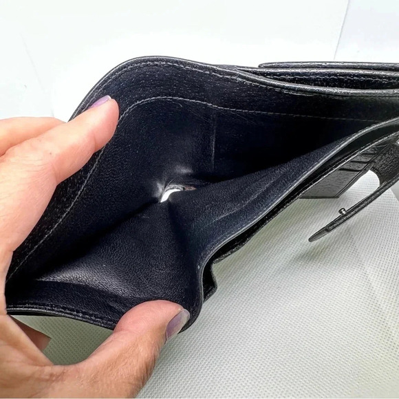 Gucci trifold short wallet EUC - Picture 9 of 10